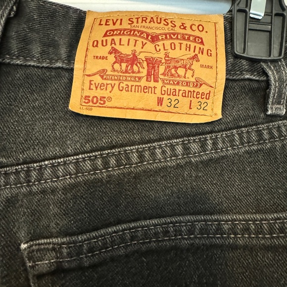 Levi’s 505 jeans 32 X 32. Made in USA. 100% cotton. Washed black - Picture 3 of 4